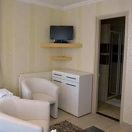 Kemence Csarda Es Szalloda 3*