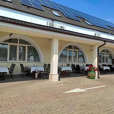 Hotel Kemence Csarda Es Szalloda 3*